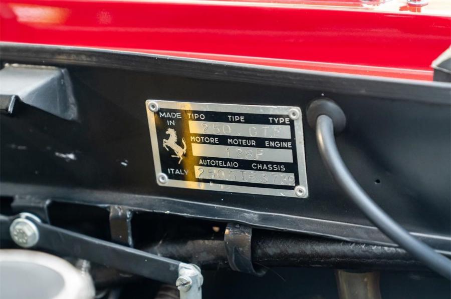 Моторный отсек Ferrari 250 GT 2+2 Coupe (Series II) 1962 года  (фото 60 из 62)